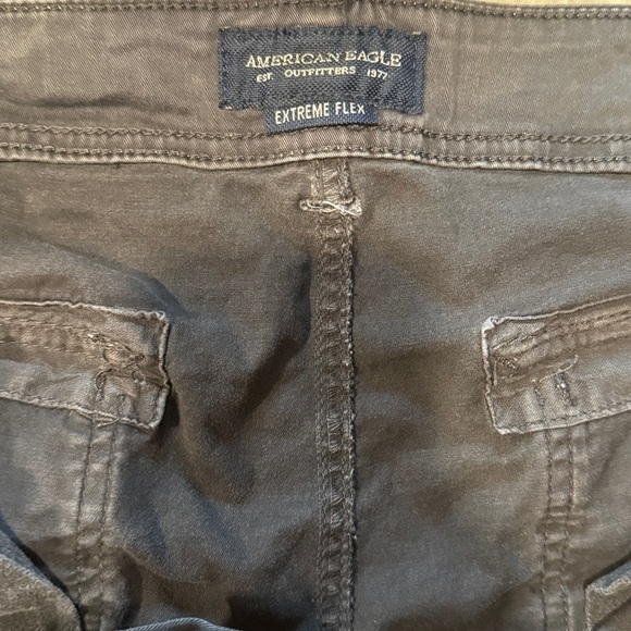 [American Eagle Outfitters] EUC Cargo Shorts - Picture 8 of 9
